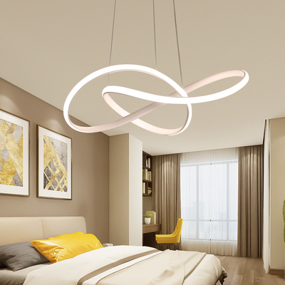 Ruimte metaal de Acryl Moderne HOOFD van Ring Chandeliers For Bedroom Living